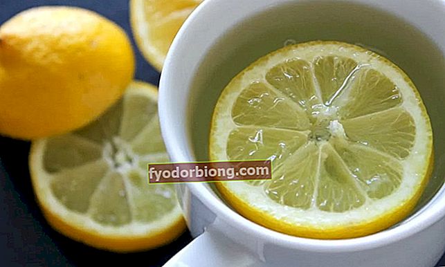 Katru rītu 7 silta ūdens ar citronu priekšrocības